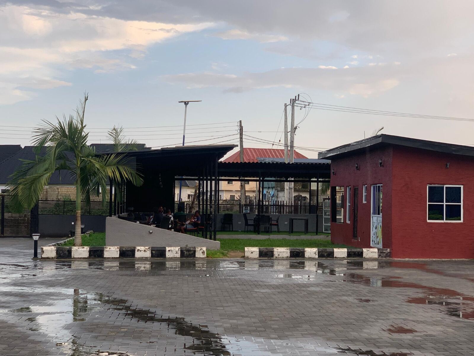 Outdoor Lounge & Bar