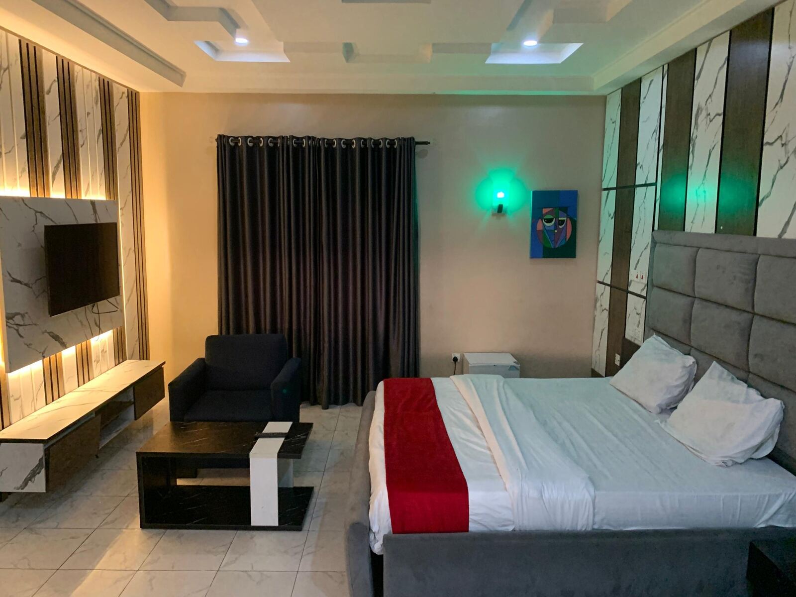 Diamond suite
